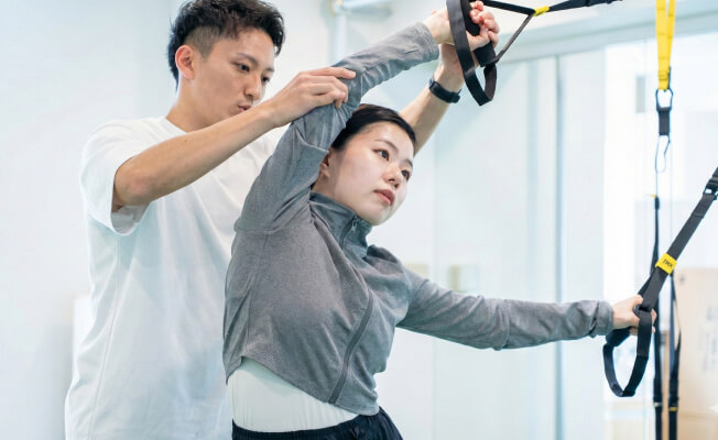 運動している女性